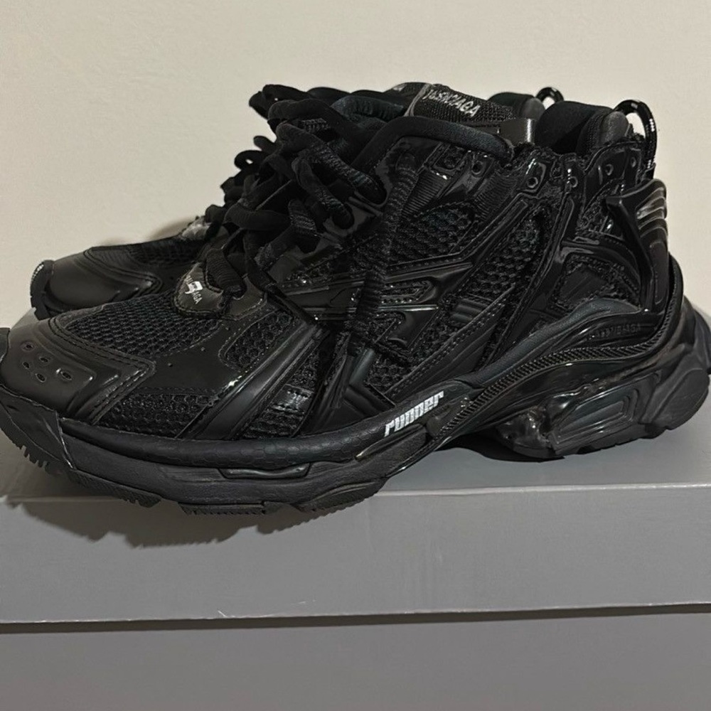 Balenciaga runner
